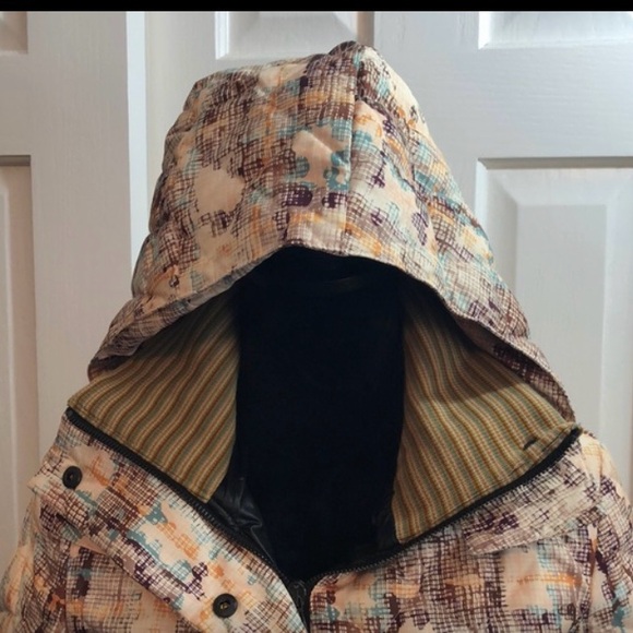 M by Missoni 6 quilted down puffer coat detach hood, 70/30 down feather fill EUC - Picture 4 of 8